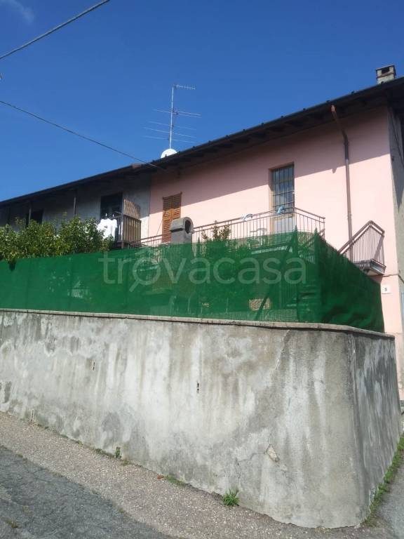 Casa Indipendente in in vendita da privato a Gavirate via d. Bernacchi, 8
