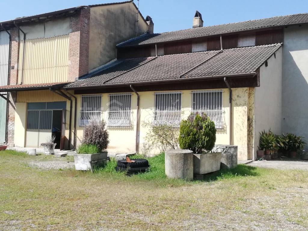 Villa a Schiera in vendita a Pinarolo Po via depretis