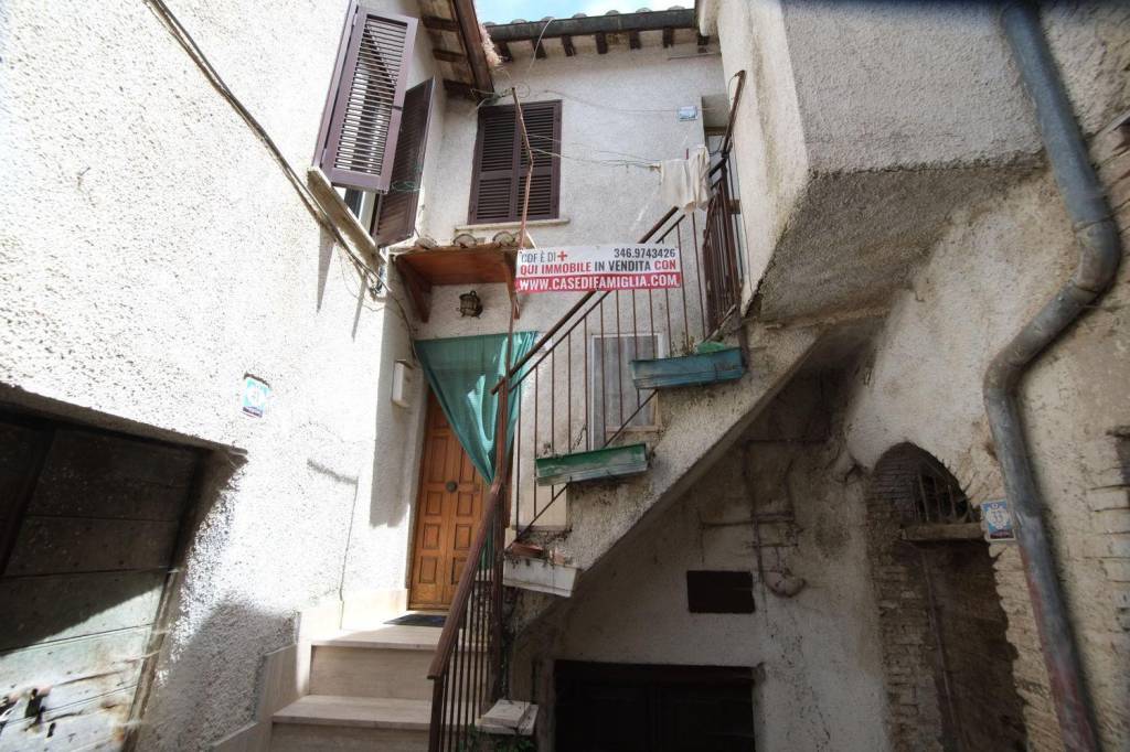 Appartamento in vendita a Poggio Nativo via Mirtense