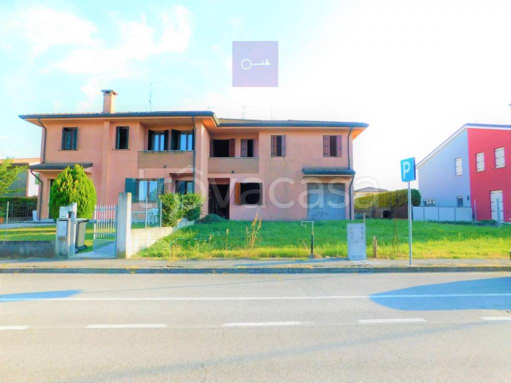 Villa Bifamiliare in vendita a Villa Estense