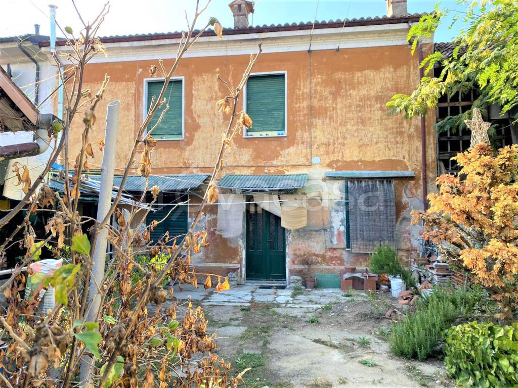 Villa in vendita a Garlasco via Santa Lucia, 19