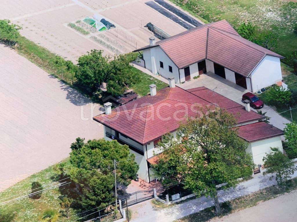 Casa Indipendente in in vendita da privato a Eraclea via Pradivisi, 58-59