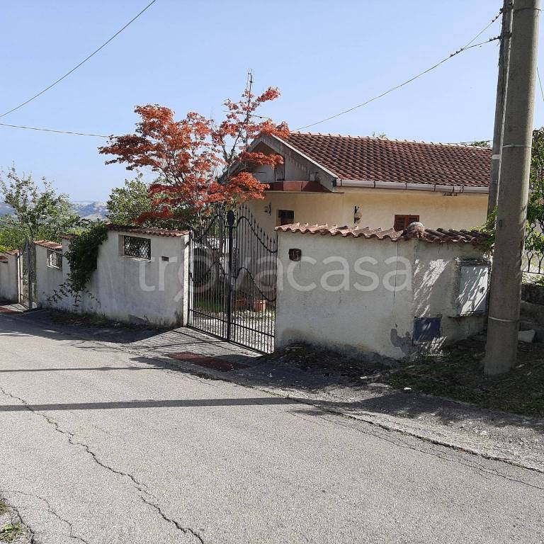 Villa in in vendita da privato a Montebello di Bertona contrada Santa Maria, 15