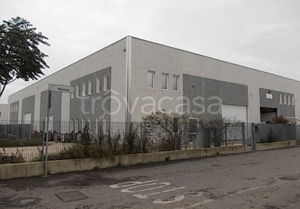 Capannone Industriale in vendita a Pandino via Marona,31