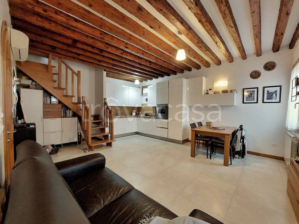 Appartamento in in vendita da privato a Venezia san Martino Sinistra, 256