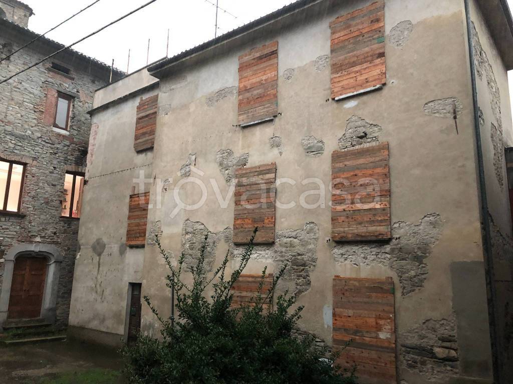 Casa Indipendente in vendita a San Sebastiano Curone via Malacalza, 2