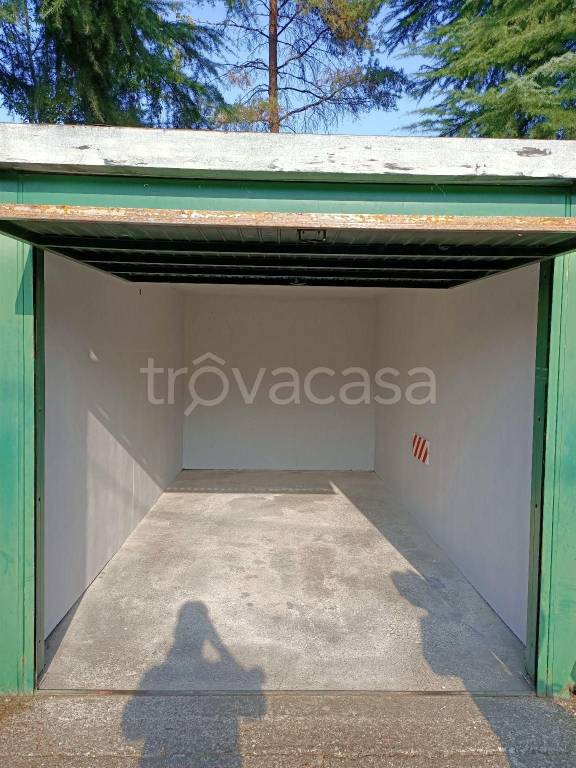 Garage in vendita a Barlassina viale della Repubblica, 29