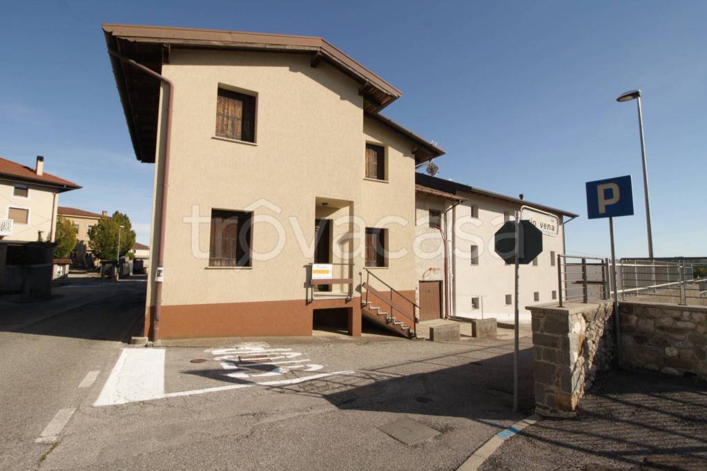 Casa Indipendente in vendita a Colloredo di Monte Albano via Rio Vena, 1