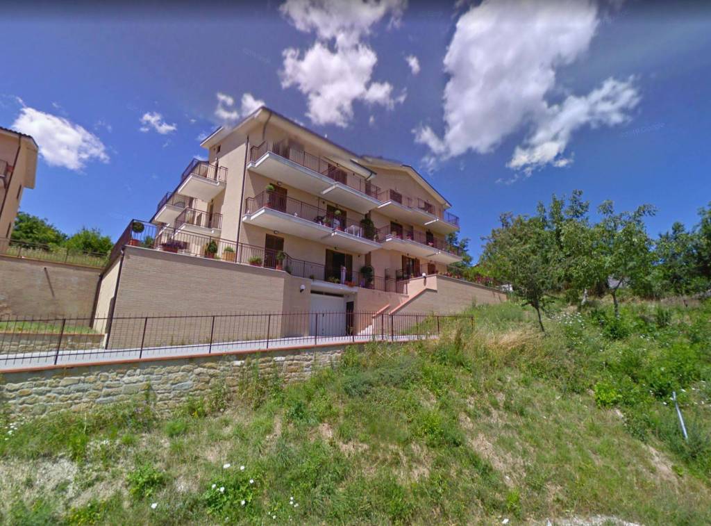 Appartamento in vendita a Sarnano via Giacomo Puccini, 4