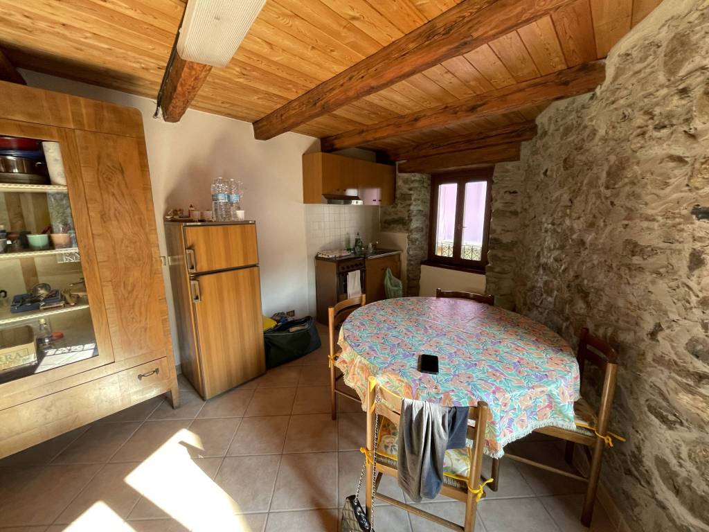 Casa Indipendente in vendita a Buglio in Monte via Gorizia