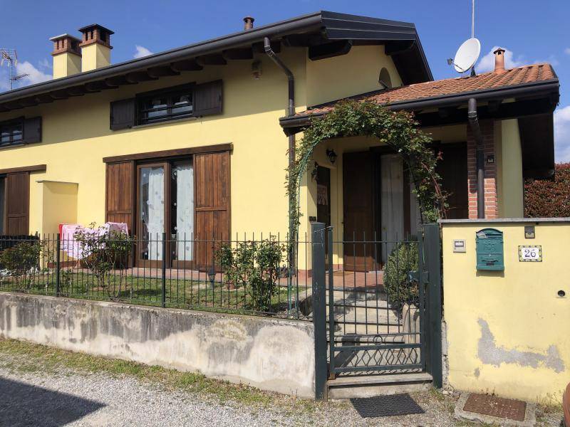Villa Bifamiliare in vendita a Borgo Ticino via Principale