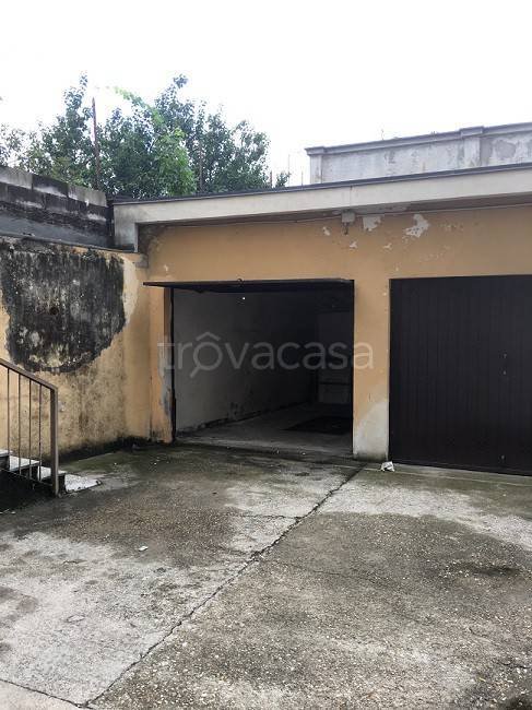 Garage in vendita a Rivoli via Pisa, 11
