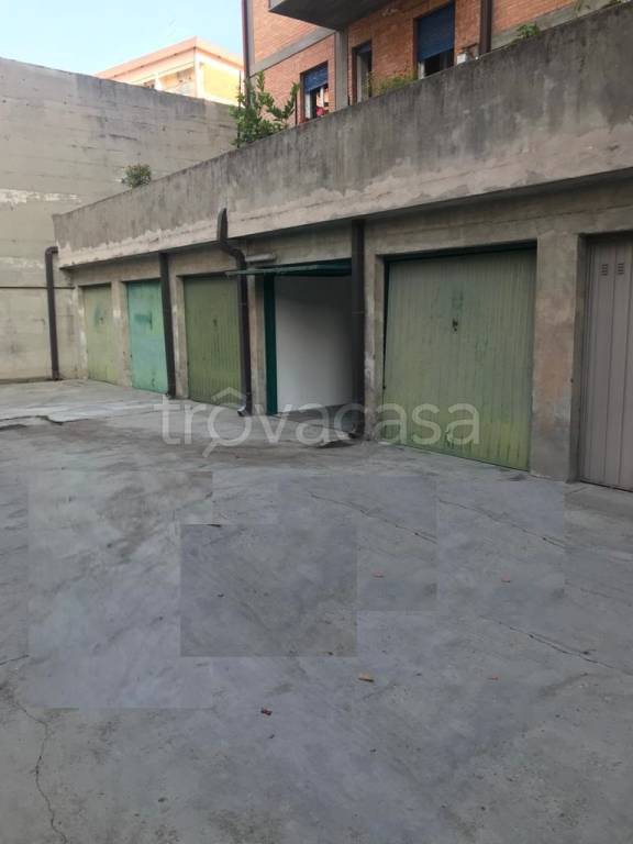Garage in vendita a Verona via Carlo Belviglieri, 34