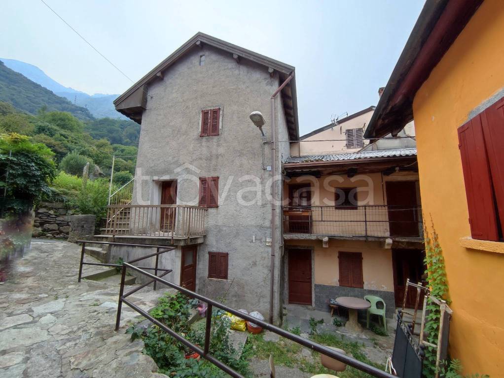 Casa Indipendente in vendita a Ornavasso frazione Migiandone, 199