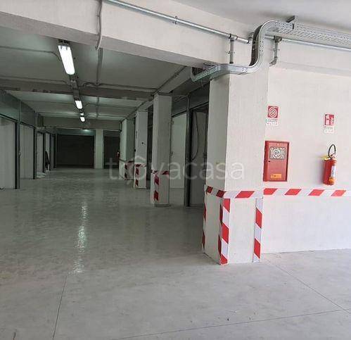 Garage in vendita a Eboli via Italia, 19