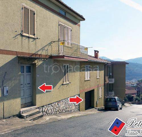 Villa in vendita a Lenola via Pietra Dei Corvi 21