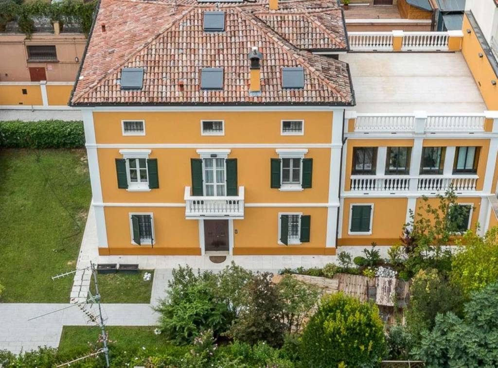 Villa in vendita a Modena via p.Da Medicina 40