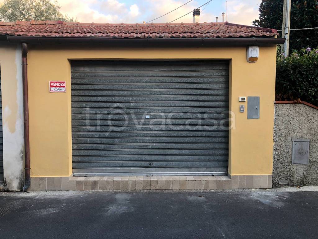 Magazzino in in vendita da privato a San Giuliano Terme via Federico Garcia Lorca, 20
