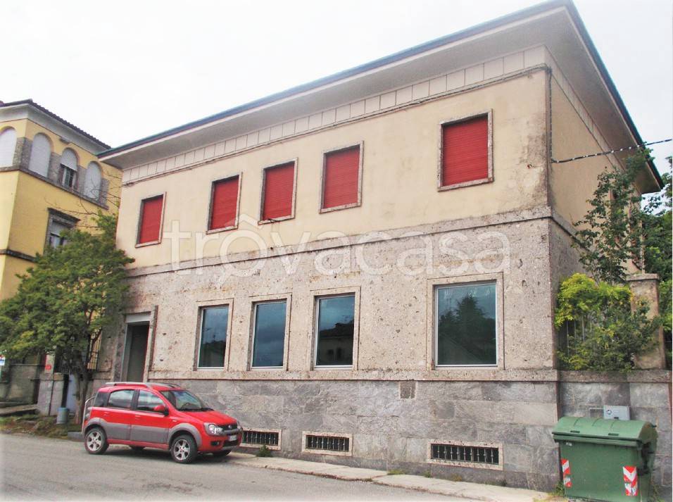 Villa Bifamiliare in vendita a Montù Beccaria piazza Umberto I