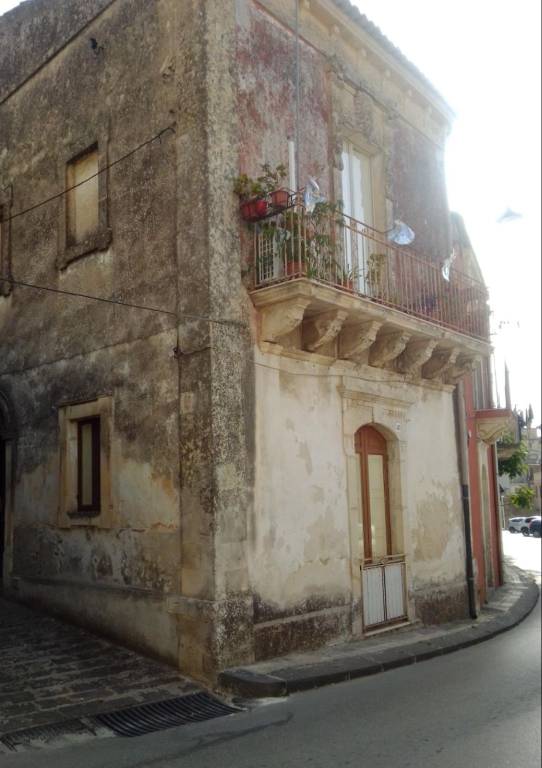 Casa Indipendente in in vendita da privato a Palazzolo Acreide via Roma, 160