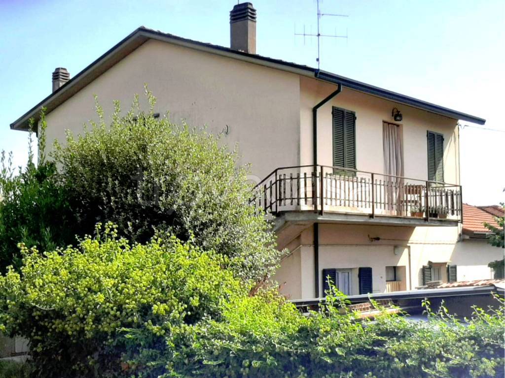 Villa Bifamiliare in in vendita da privato a Ravenna via Argine Destro Montone, 198