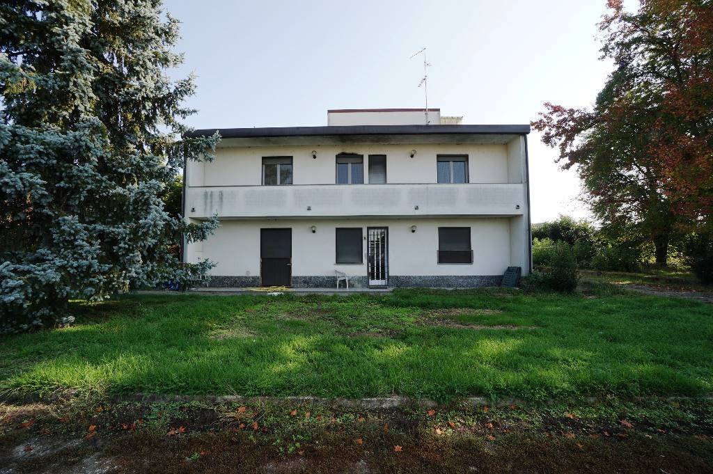 Villa Bifamiliare in vendita a Cilavegna via Ramponata