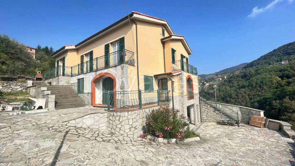 Villa Bifamiliare in vendita a Serra Riccò via Liquara