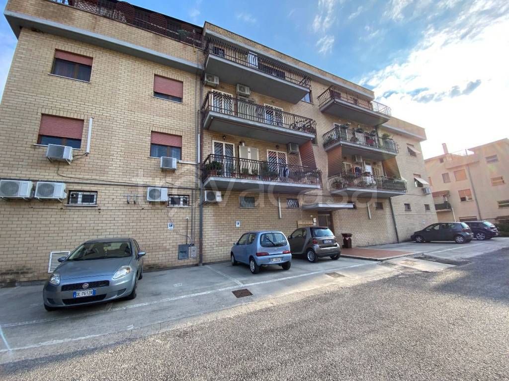 Appartamento in vendita a Tivoli via Nazionale Tiburtina, 86