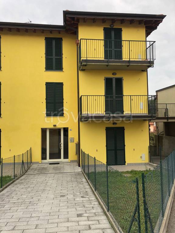 Appartamento in vendita a Mornago via Camillo Benso di Cavour