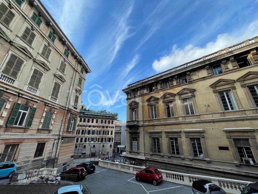 Ufficio in vendita a Genova via Edilio Raggio