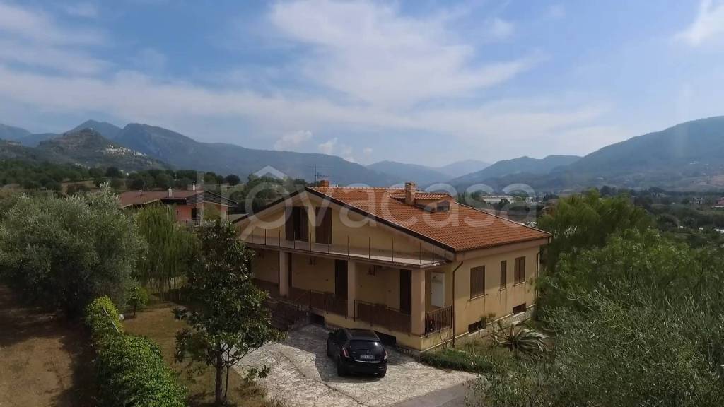 Villa in vendita a Giffoni Sei Casali via Saucolo