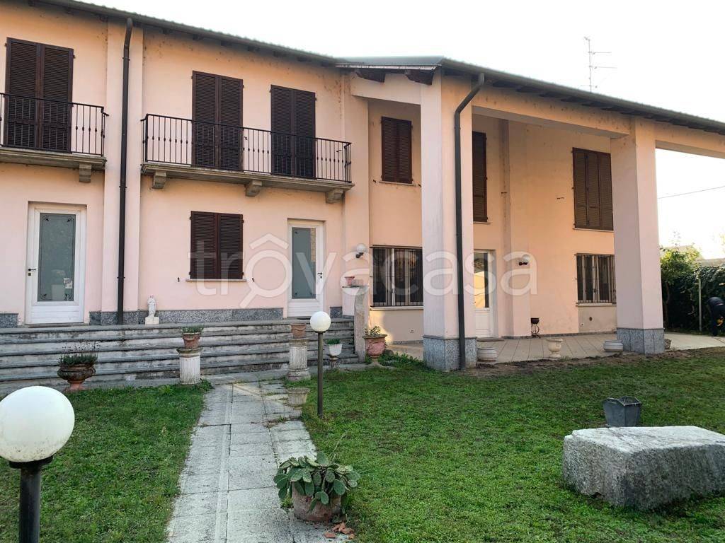 Villa in in vendita da privato a Corteolona e Genzone via Giuseppe Garibaldi, 11