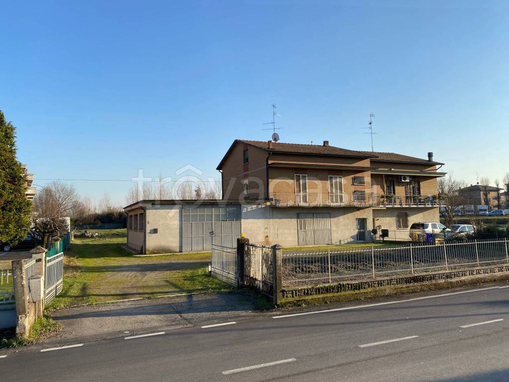 Casa Indipendente in in vendita da privato a Reggio nell'Emilia via Beniamino Disraeli, 3