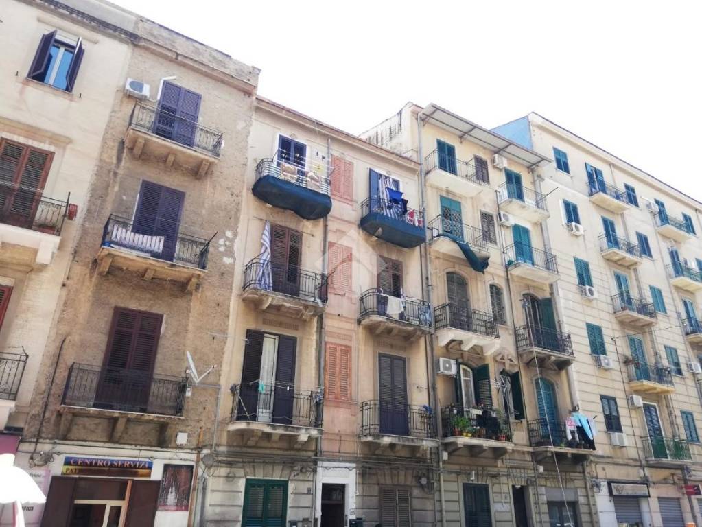 Appartamento in vendita a Palermo via Francesco Paolo Perez, 186