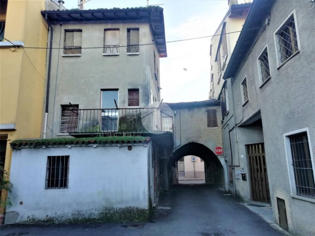Rustico in vendita a Ospitaletto via Domenico Ghidoni, 34