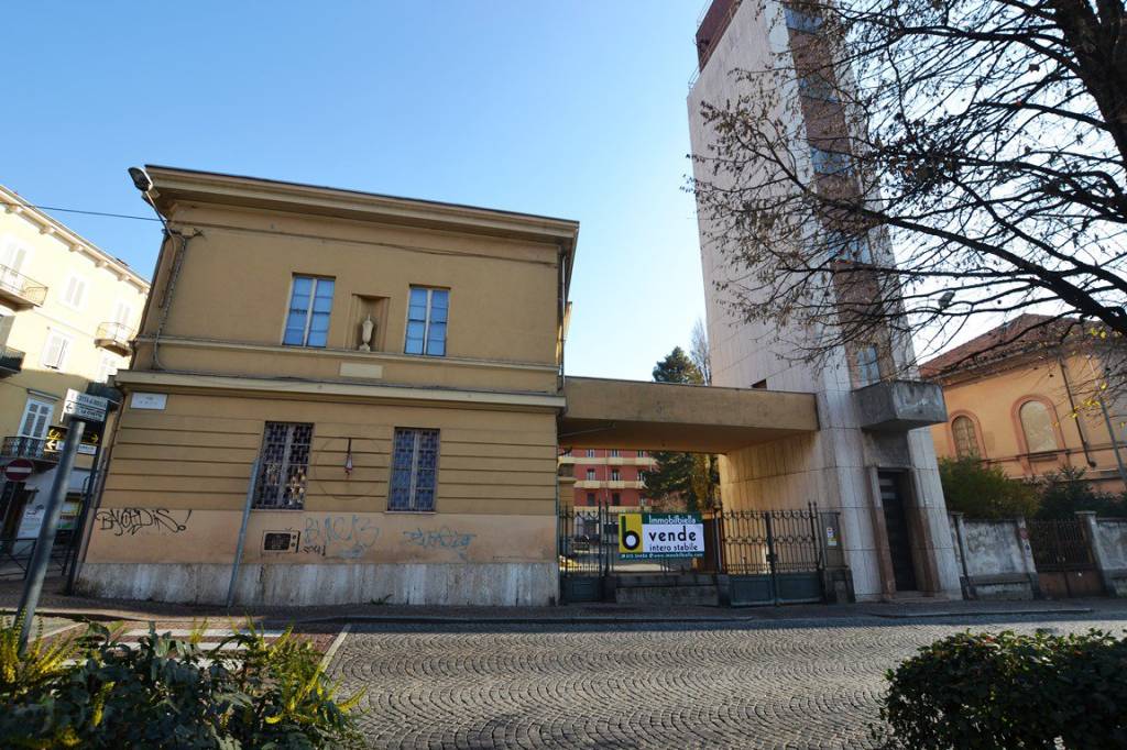 Intero Stabile in vendita a Biella via Giovanni Amendola, 9