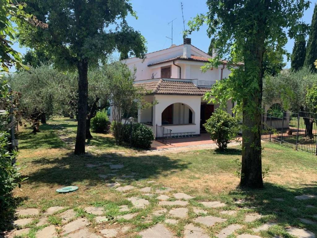Villa Bifamiliare in vendita a Genzano di Roma largo Renato Guttuso