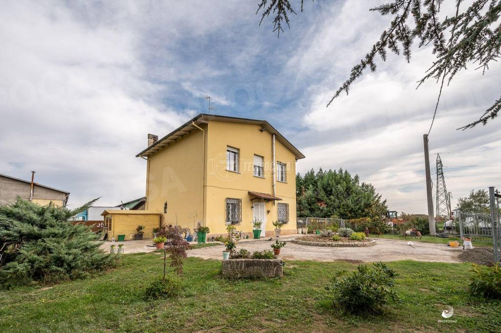 Villa in vendita a San Pietro in Casale