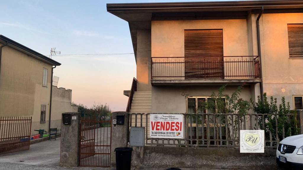 Appartamento in vendita a Villa Estense via Roma