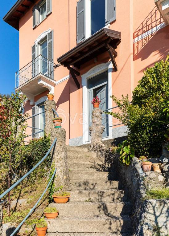 Villa Bifamiliare in vendita a Cernobbio via Plinio