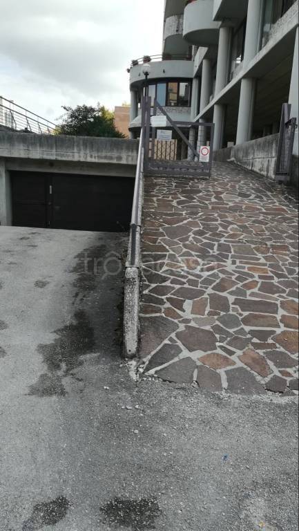 Garage in vendita a Campobasso via Luigi d'Amato, 3
