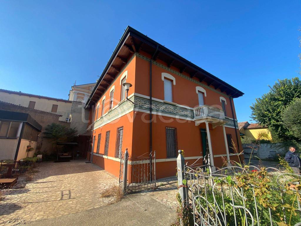 Villa in vendita a Verolavecchia via Vittorio Veneto, 5