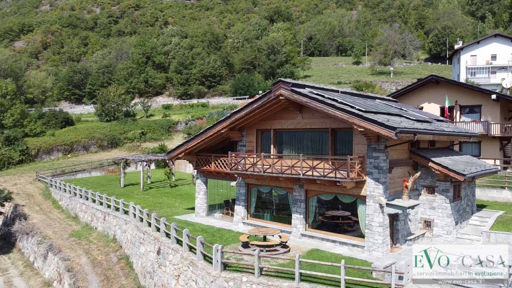 Villa in vendita a Nus frazione Tholaseche, 37