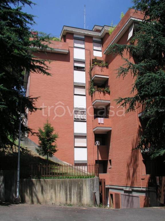 Appartamento in vendita a Roma via della Mendola,212