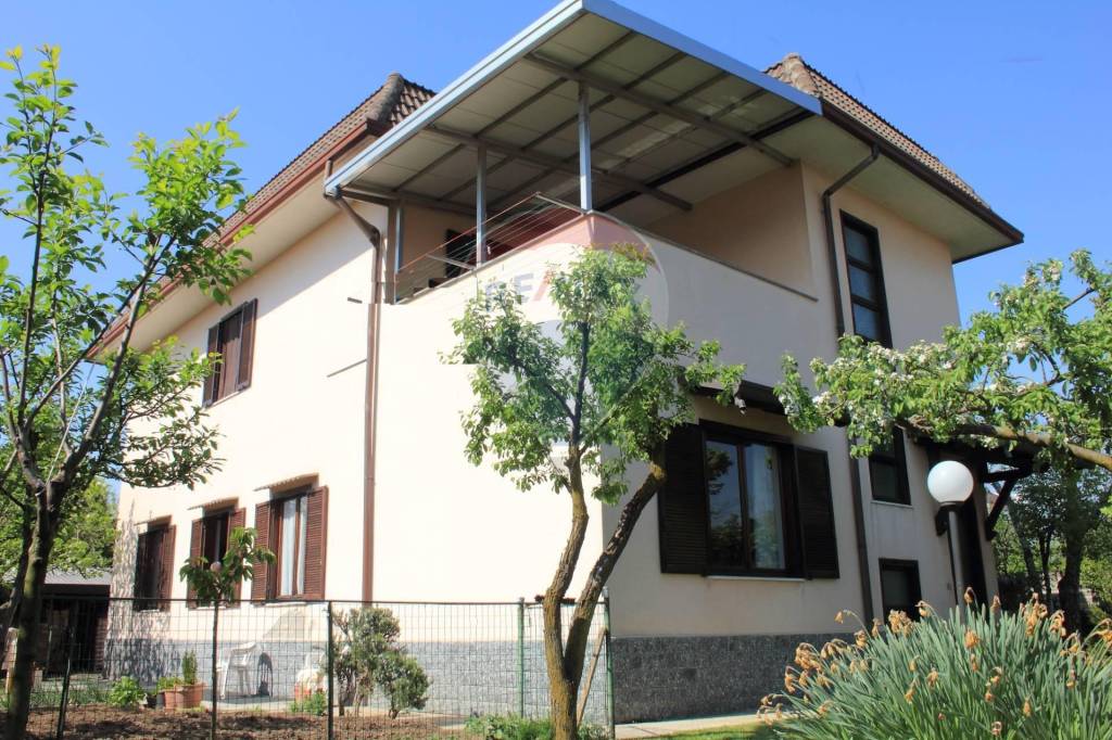 Casa Indipendente in vendita a Legnano via copernico, 26