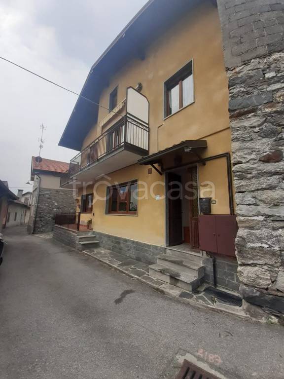 Villa Bifamiliare in vendita a Casale Corte Cerro via Cafferonio