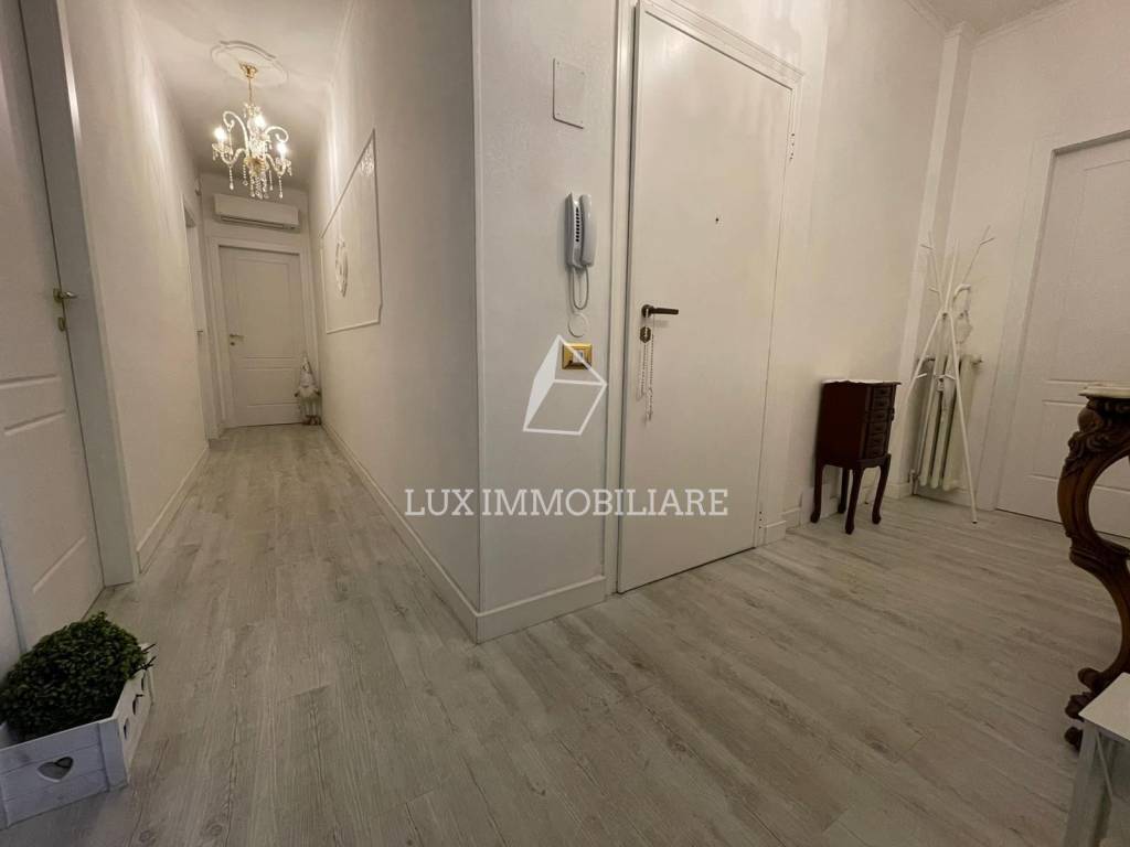 Appartamento in vendita a Modena viale Lodovico Antonio Muratori