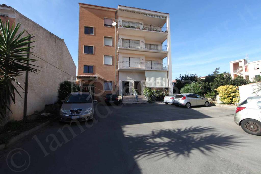 Appartamento in vendita a La Maddalena via Cala Chiesa, 3