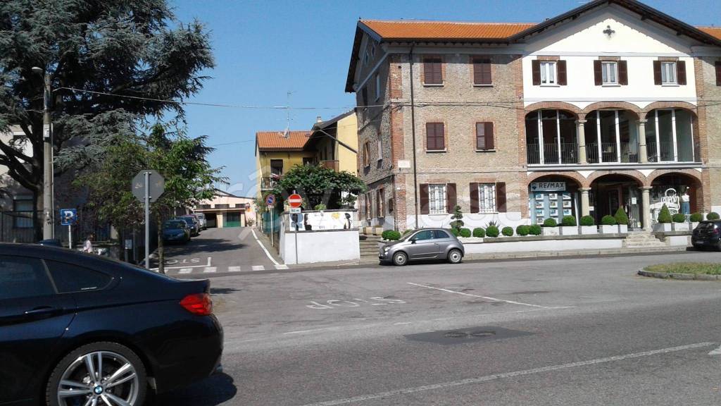 Capannone Industriale in in vendita da privato a Lesmo via Monte Stelvio, 3