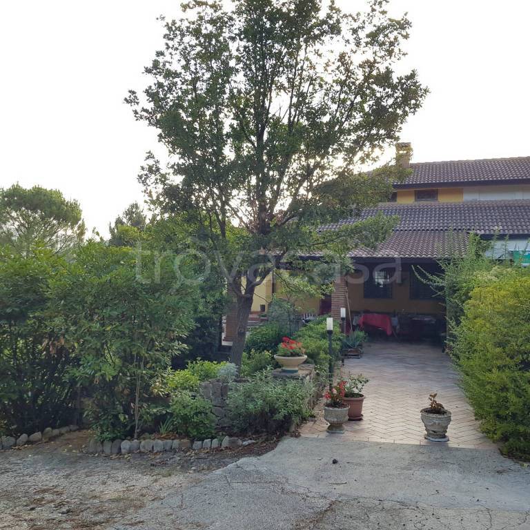 Villa Bifamiliare in vendita a San Bartolomeo in Galdo via Variante
